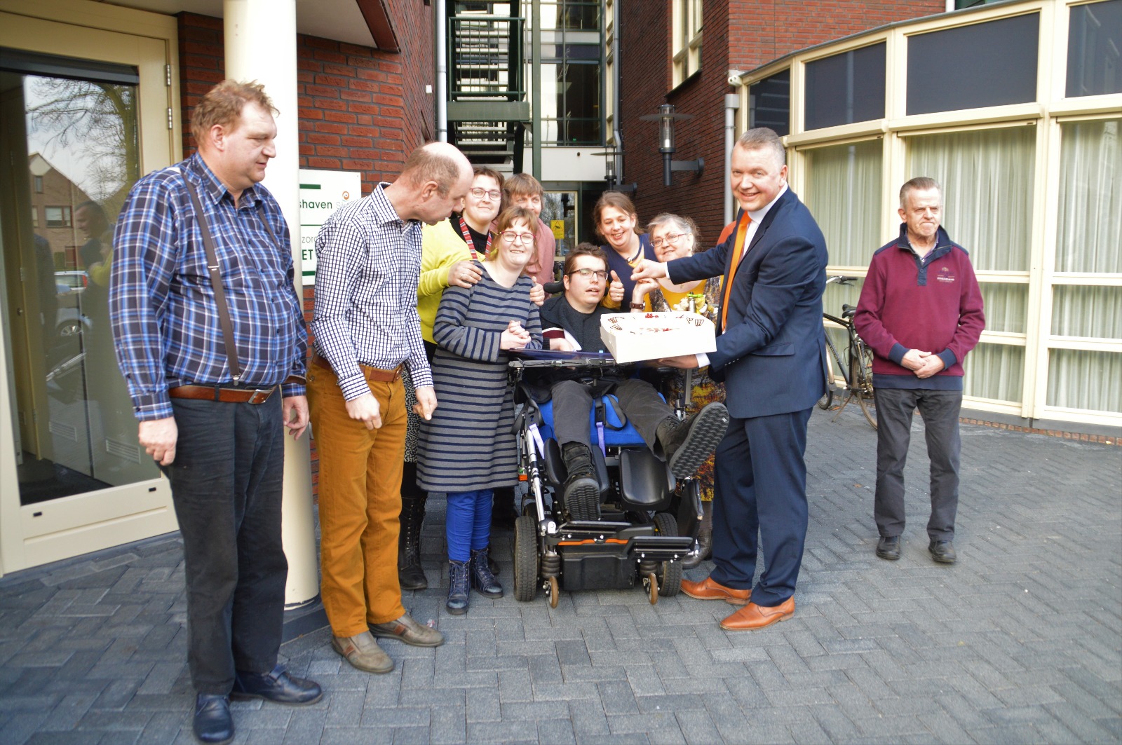 Taart voor bewoners Thuishaven