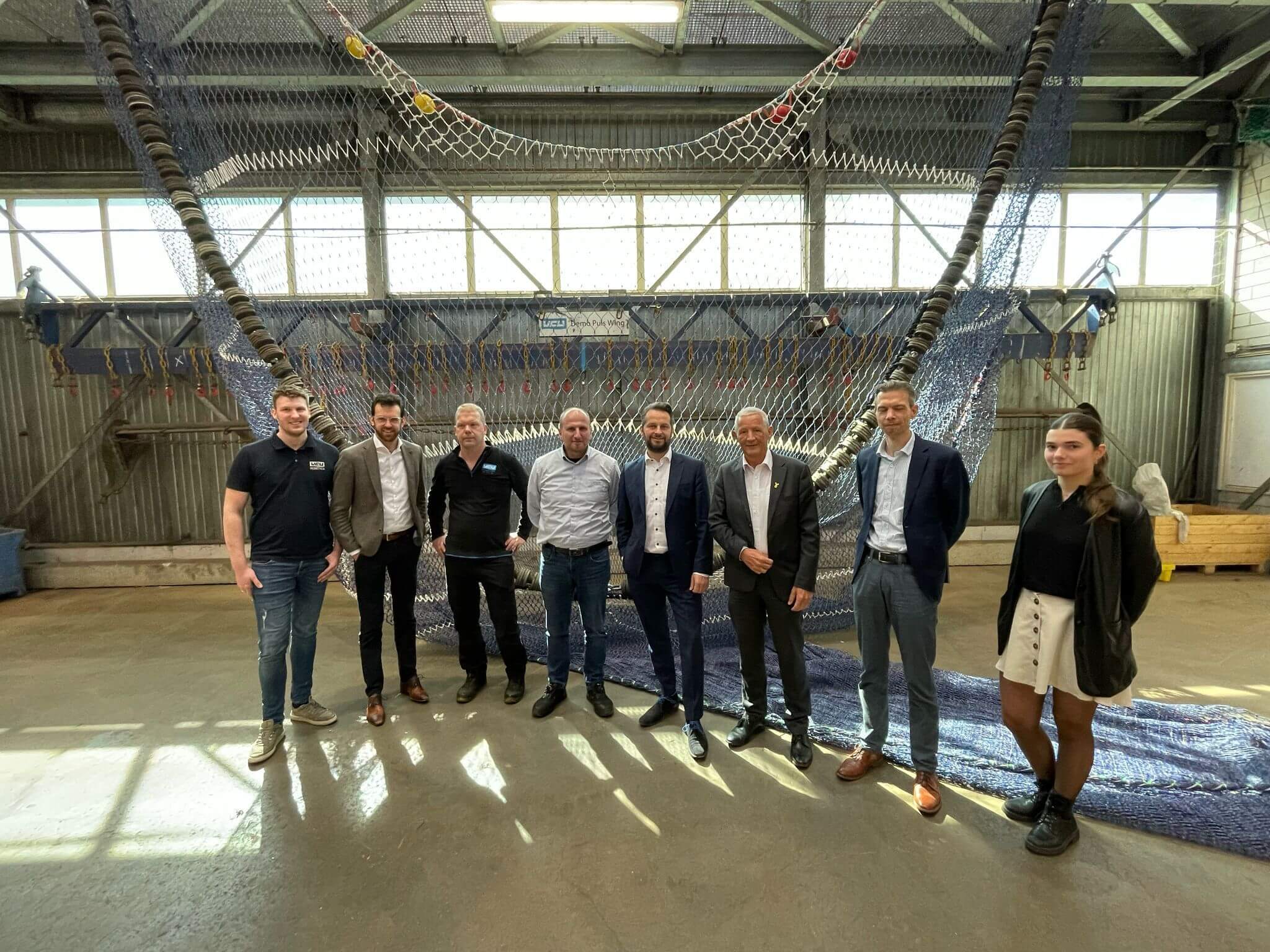 Namens de SGP brachten Geert Meun, André Flach, Hans Maljaars en opvolger van Menno de Bruyne, Laurens Sok een bezoek aan VCU Urk.