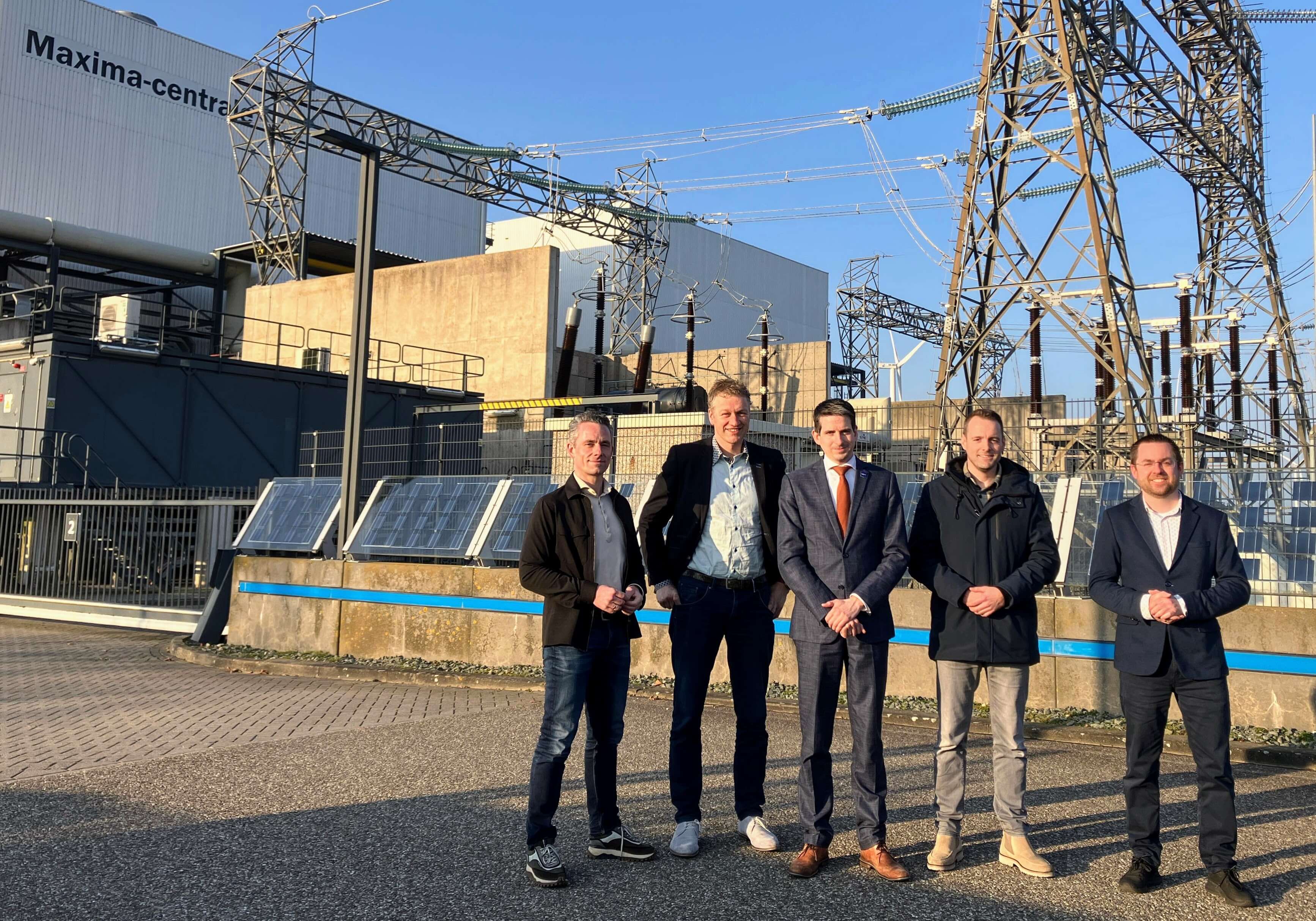 Niek ten Bloemendal (Manager Origination & Business Development ENGIE), Harry Talen (CEO van ENGIE Energie Nederland), Tunis Hoekstra (SGP Urk), Simon Gerssen (SGP Urk), Sjoerd de Boer (CU-SGP Noordoostpolder) (van links naar rechts)